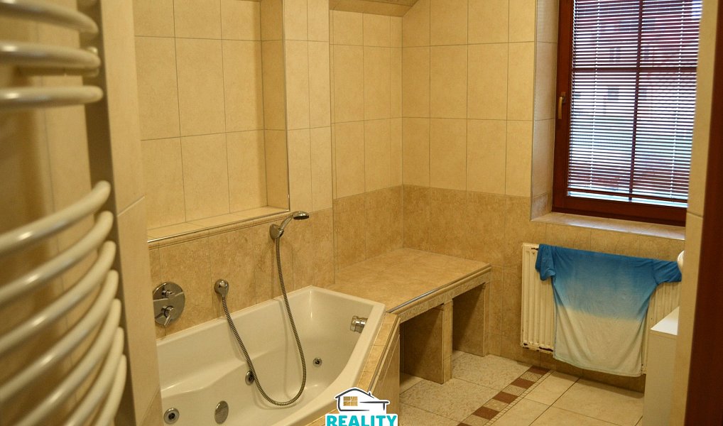 Prodej domu 690 m² s pozemkem 611 m², Hejnice – náhled fotky 22