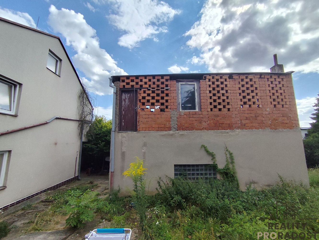 Prodej stavebního pozemku 732 m² – fotografie 2