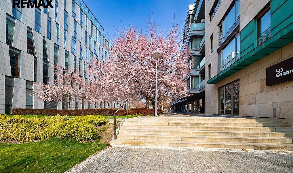 Pronájem bytu 2+kk 73 m², Praha – náhled fotky 16