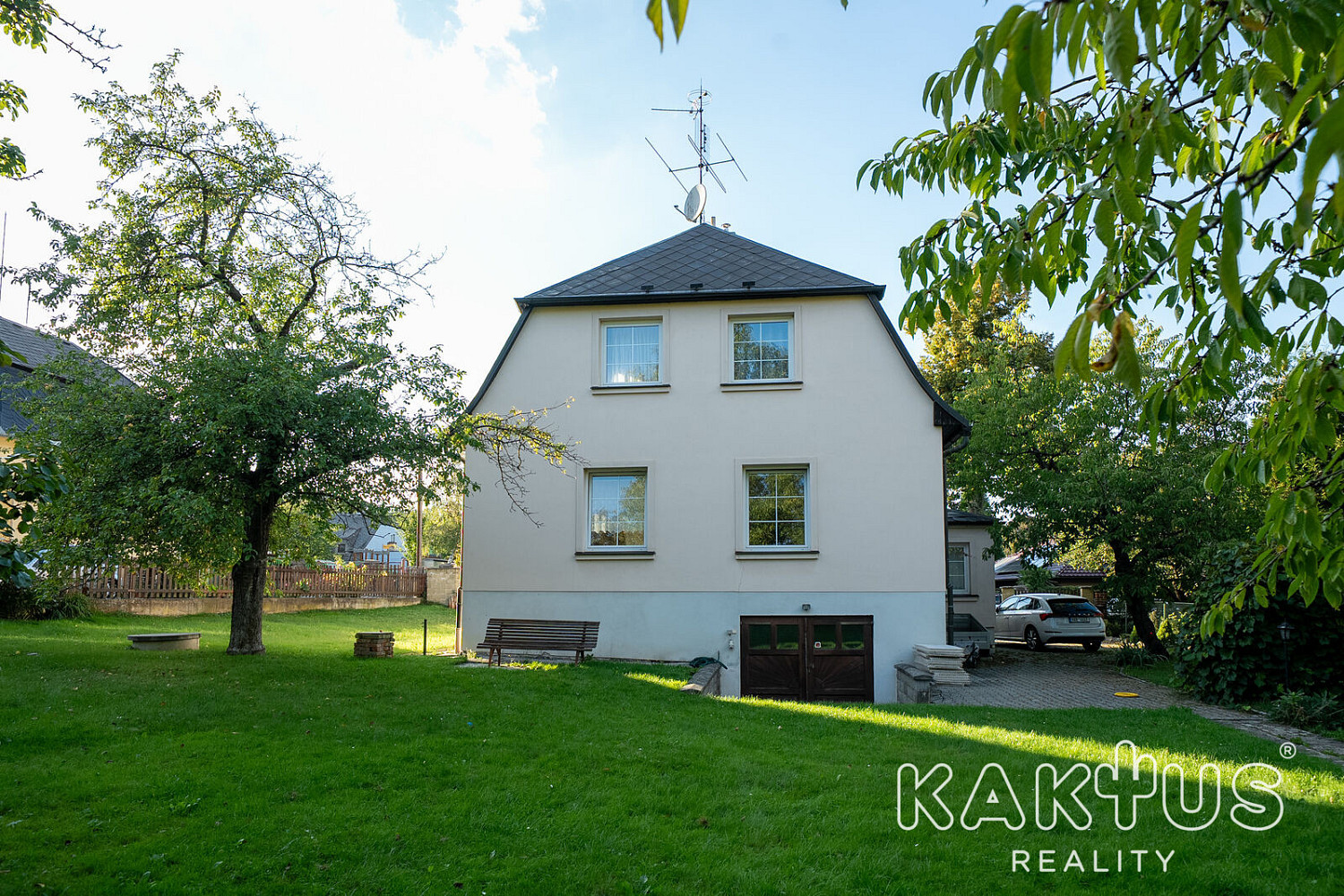 Prodej domu 193 m² s pozemkem 1 242 m² – fotografie 3