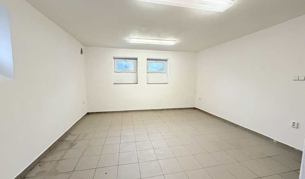 Prodej obchodních prostor 65 m², Vsetín – náhled fotky 12