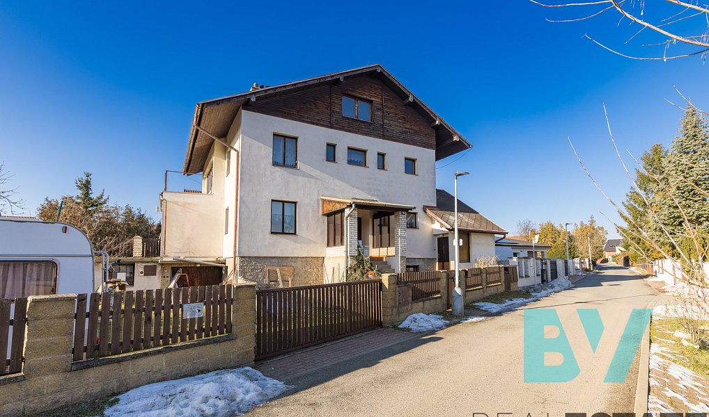Prodej domu 308 m² s pozemkem 731 m², Praha – náhled fotky 2