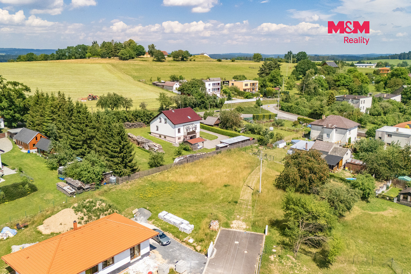 Prodej stavebního pozemku 1 009 m² – fotografie 2