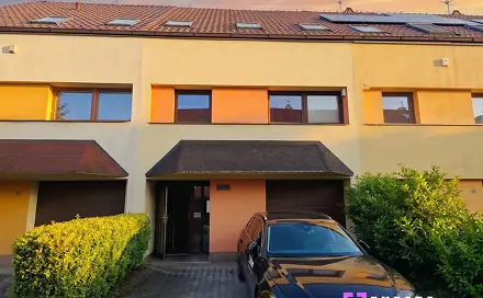 Pronájem domu 200 m² s pozemkem 182 m², Haklova, Hostivice, okres Praha-západ