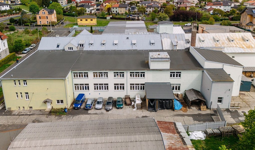 Prodej výrobních prostor 11 439 m², Ostrov – náhled fotky 3