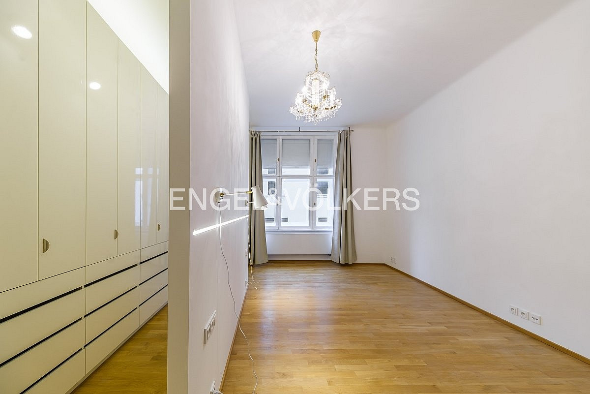 Pronájem bytu 3+kk 137 m² – fotografie 4
