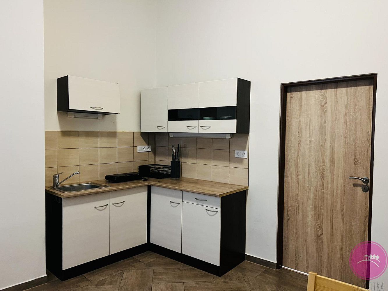 Pronájem bytu 2+1 100 m² – fotografie 3