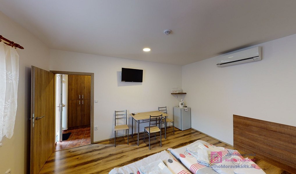Prodej ubytovacího objektu 664 m², Bulhary – náhled fotky 20