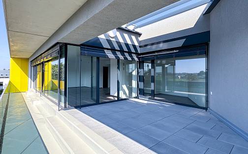 Prodej bytu 4+kk 106 m², Pražská třída, Hradec Králové - Kukleny