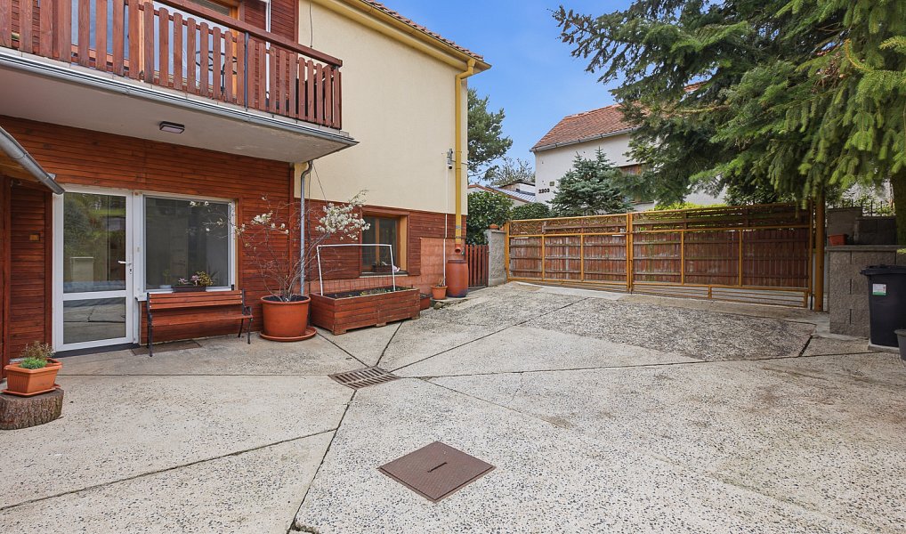 Prodej domu 201 m² s pozemkem 360 m², Rakovník – náhled fotky 24