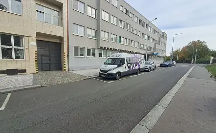 K pronájmu parkovací stání - venkovní 14m2, Parléřova, Praha 6 - Střešovice