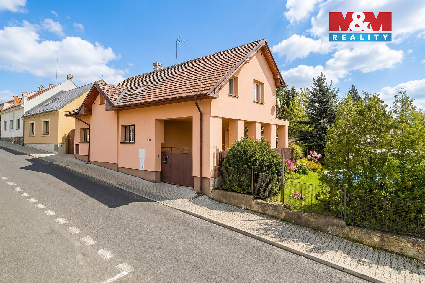 Prodej domu 221 m² s pozemkem 1 114 m² — photo 2