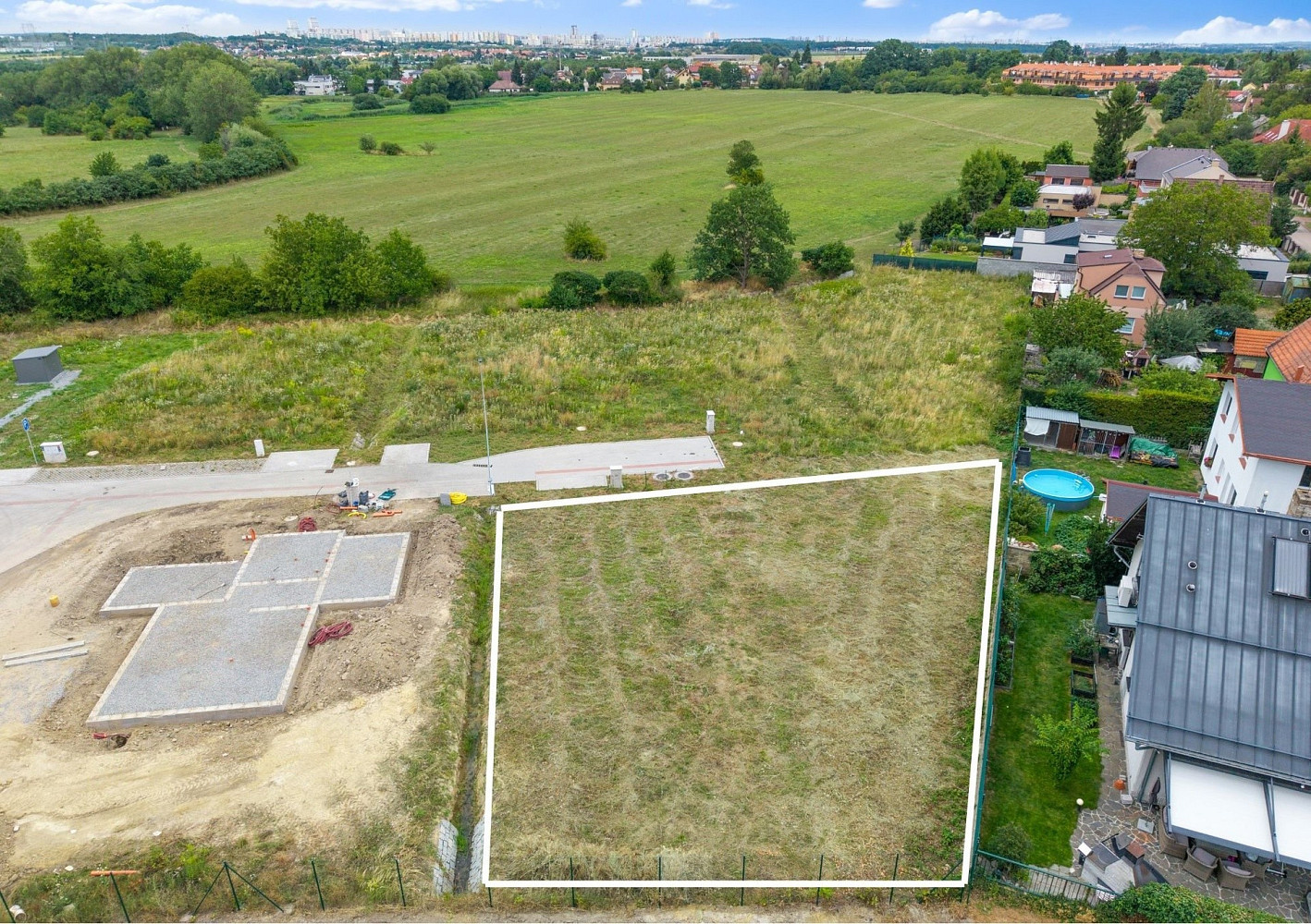 Prodej stavebního pozemku 675 m² – fotografie 2