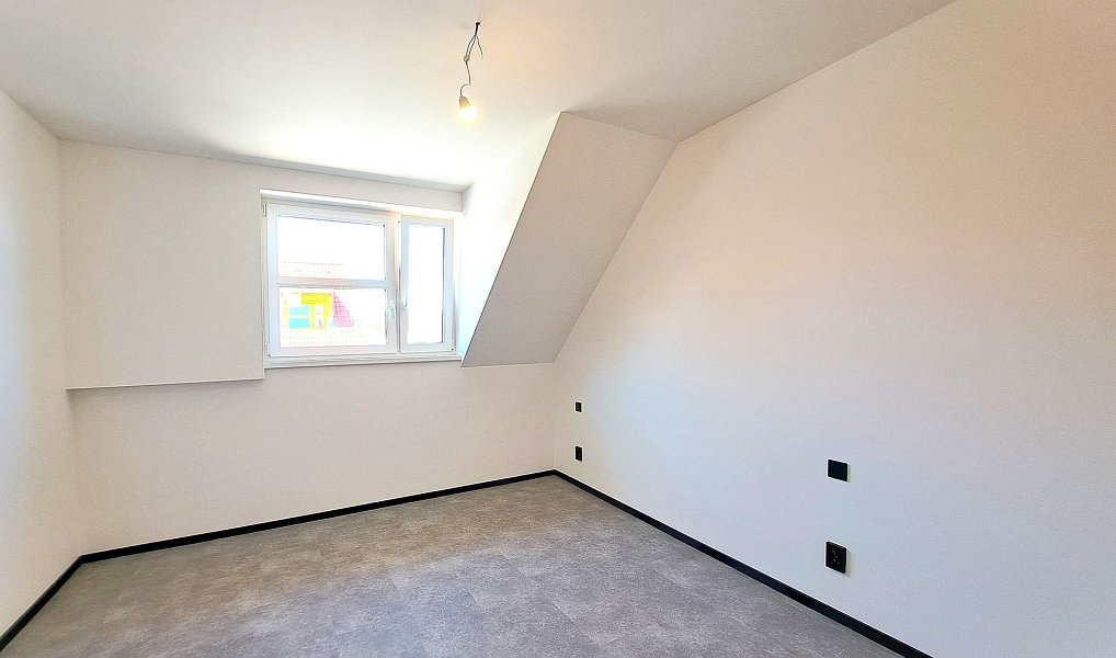Prodej domu 110 m² s pozemkem 156 m², Stochov – náhled fotky 8