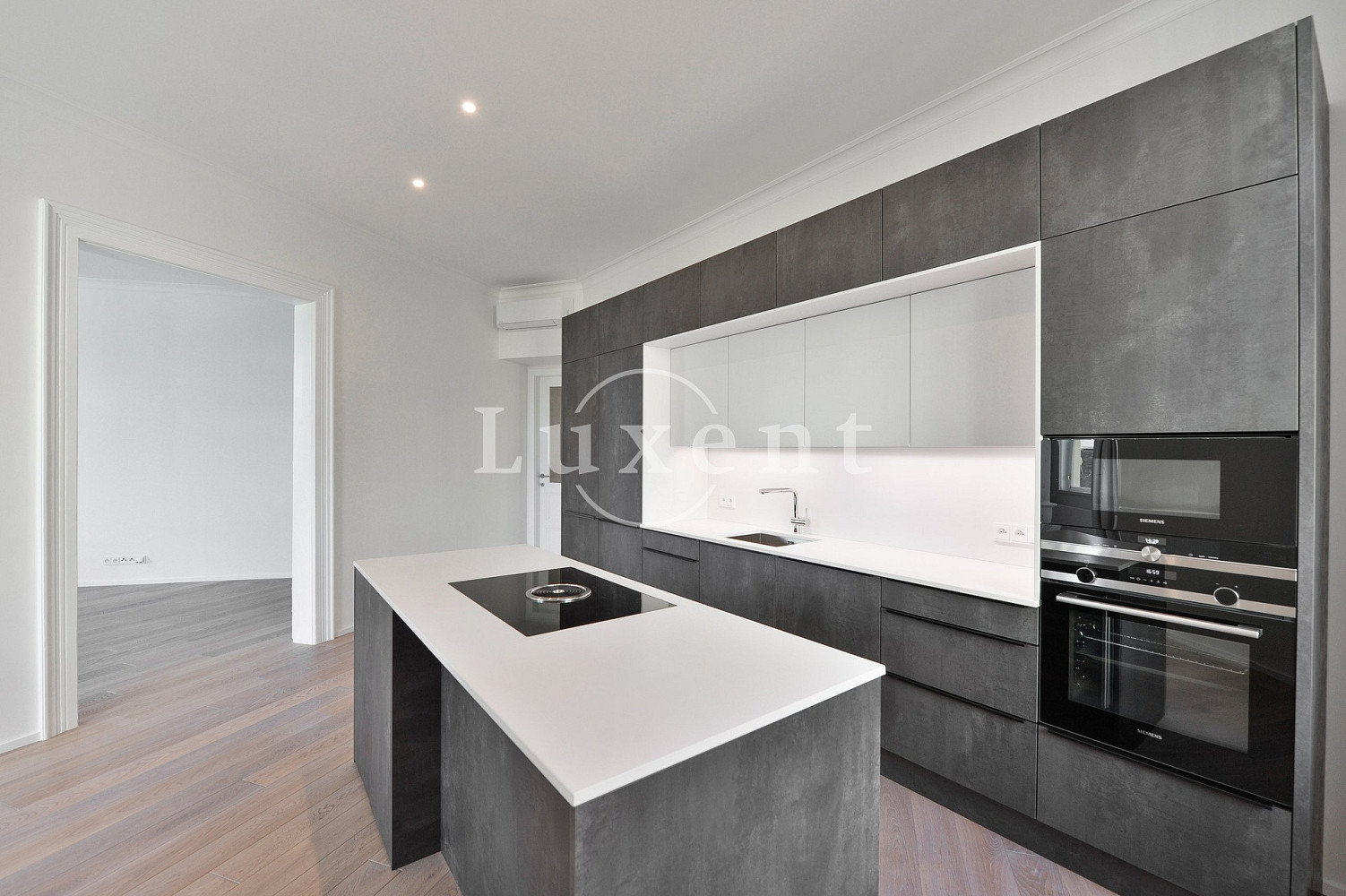 Pronájem bytu 3+kk 137 m² – fotografie 2