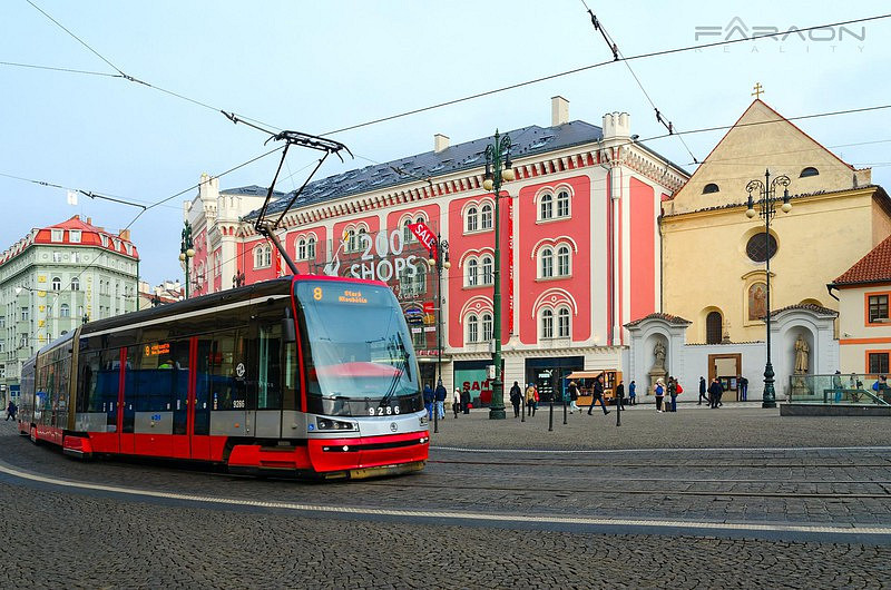 Pronájem kanceláře 660 m²