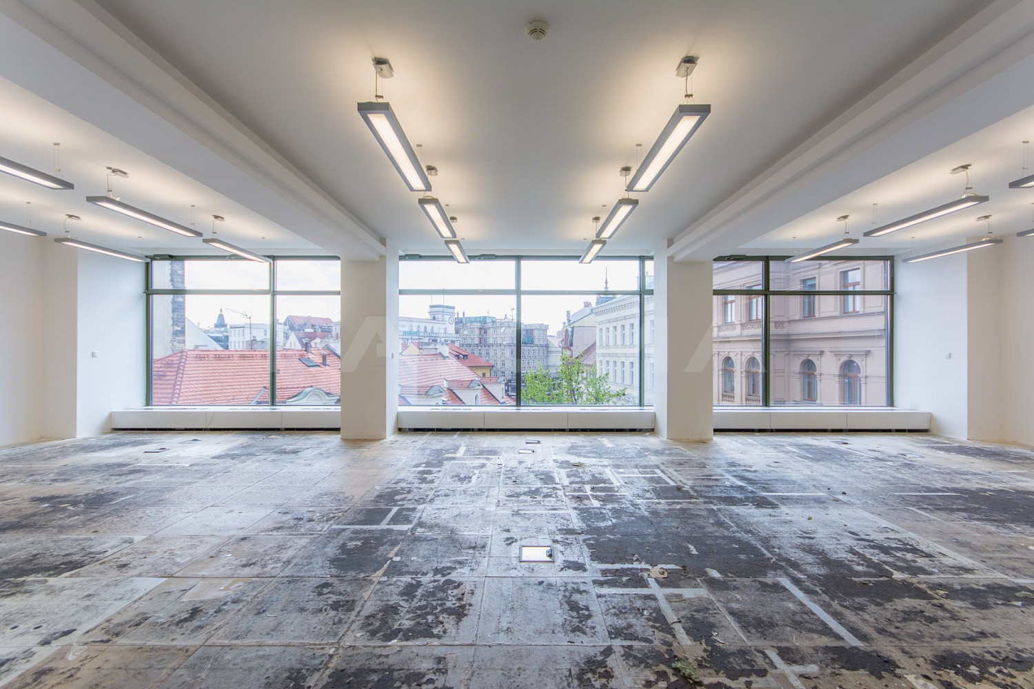 Pronájem kanceláře 133 m² – fotografie 2