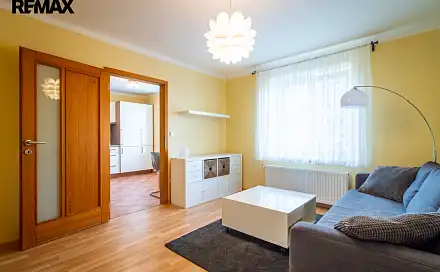 Pronájem bytu 1+1 30 m², J. A. Komenského, Stochov, okres Kladno
