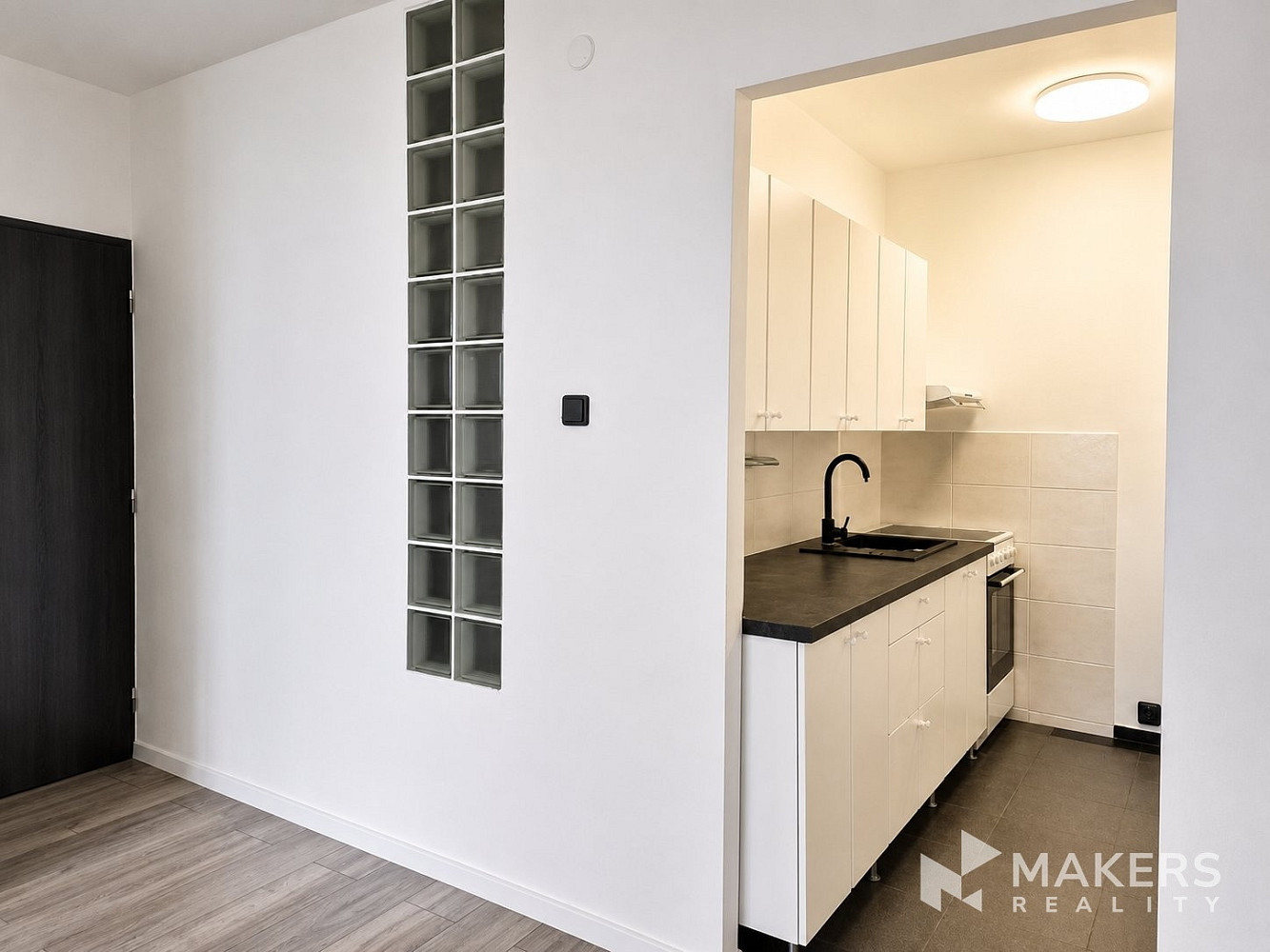 Pronájem bytu 2+kk 54 m² — photo 2