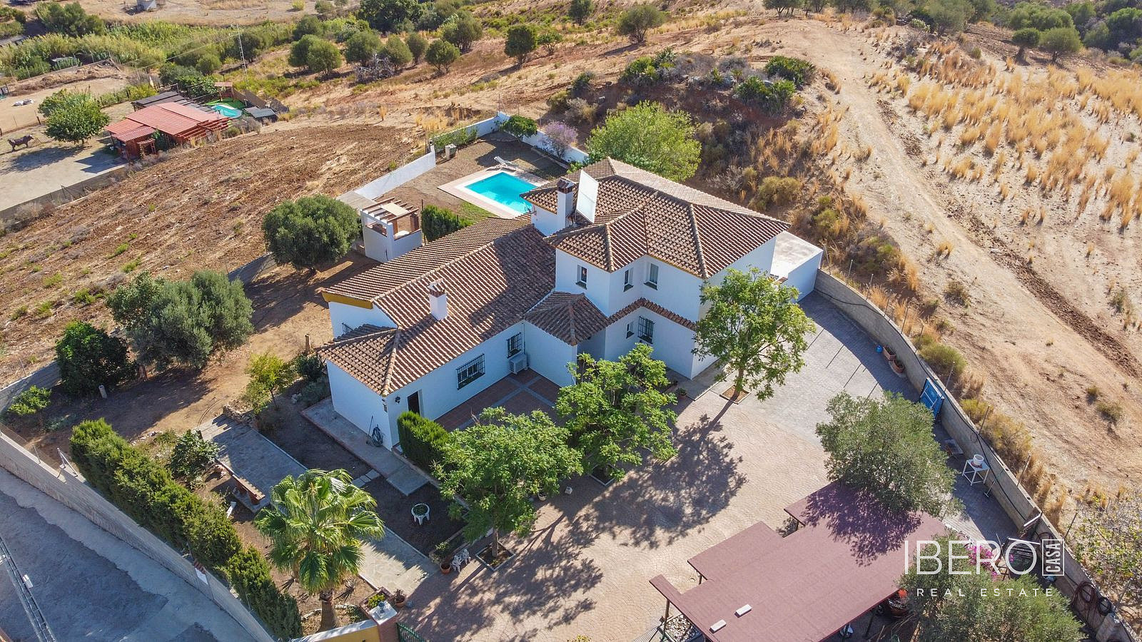 Prodej domu 200 m² s pozemkem 4 000 m²