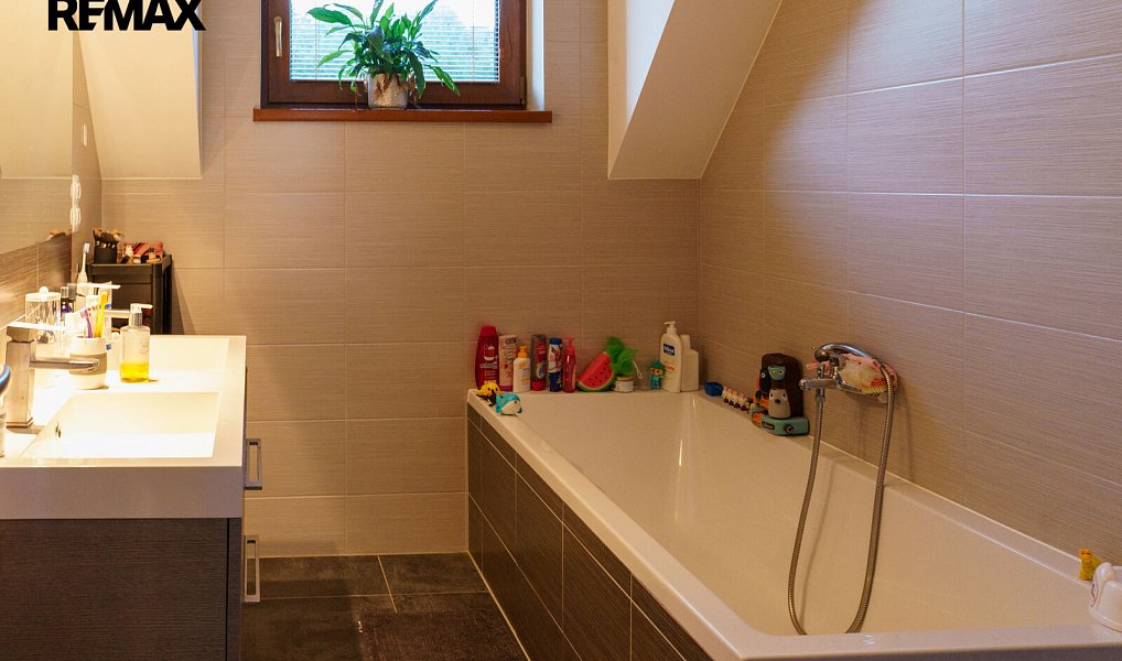 Prodej domu 164 m² s pozemkem 1 451 m², Obora – náhled fotky 28