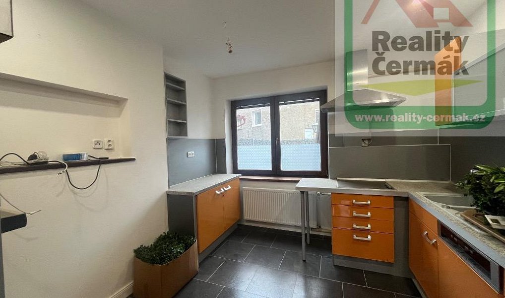 Prodej domu 220 m² s pozemkem 240 m², Mířkov – náhled fotky 3