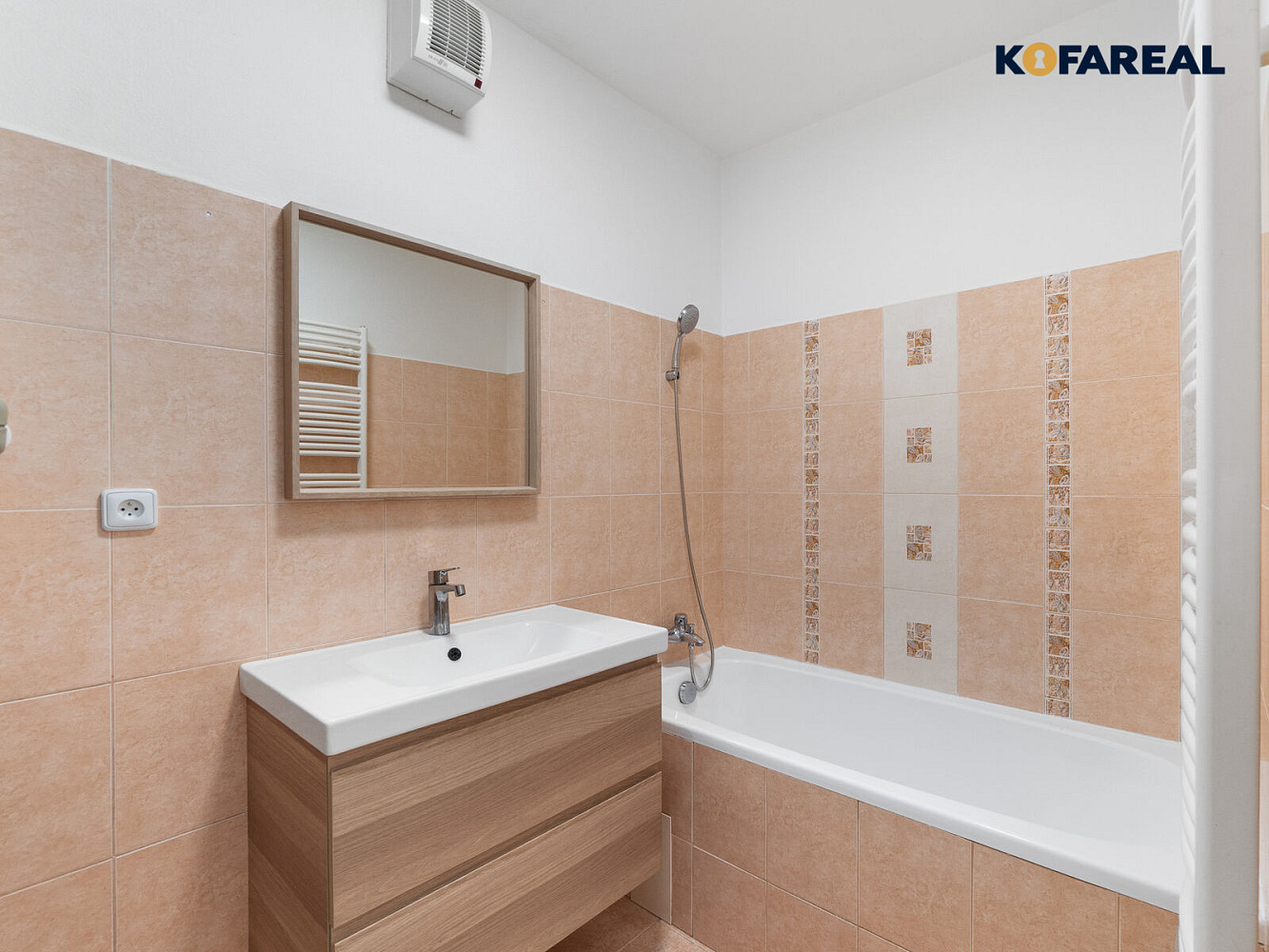 Pronájem bytu 2+kk 49 m² – fotografie 3