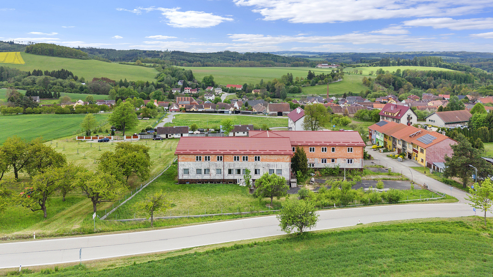 Prodej nájemního domu, činžáku 1 650 m² – fotografie 2