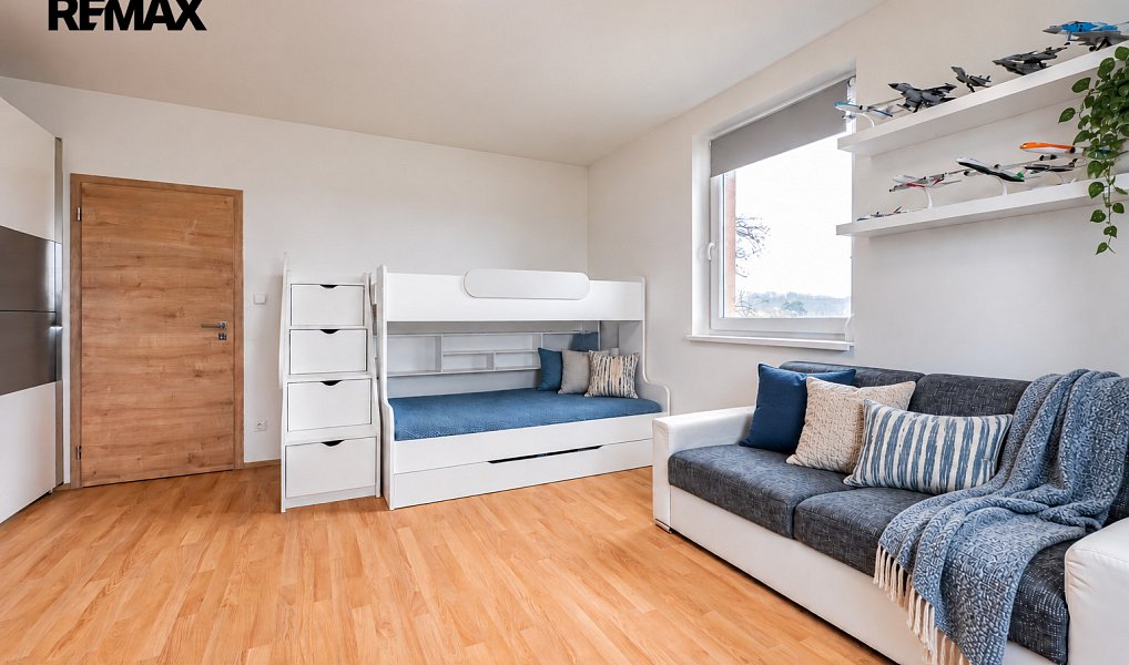 Prodej domu 180 m² s pozemkem 679 m², Veleň – náhled fotky 14
