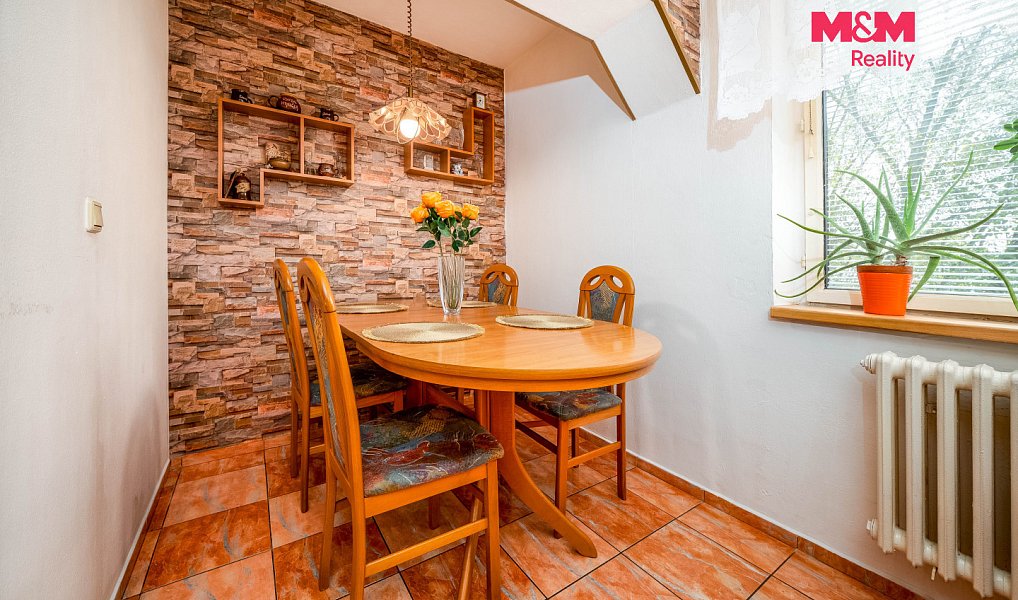 Prodej domu 165 m² s pozemkem 721 m², Svojetice – náhled fotky 3