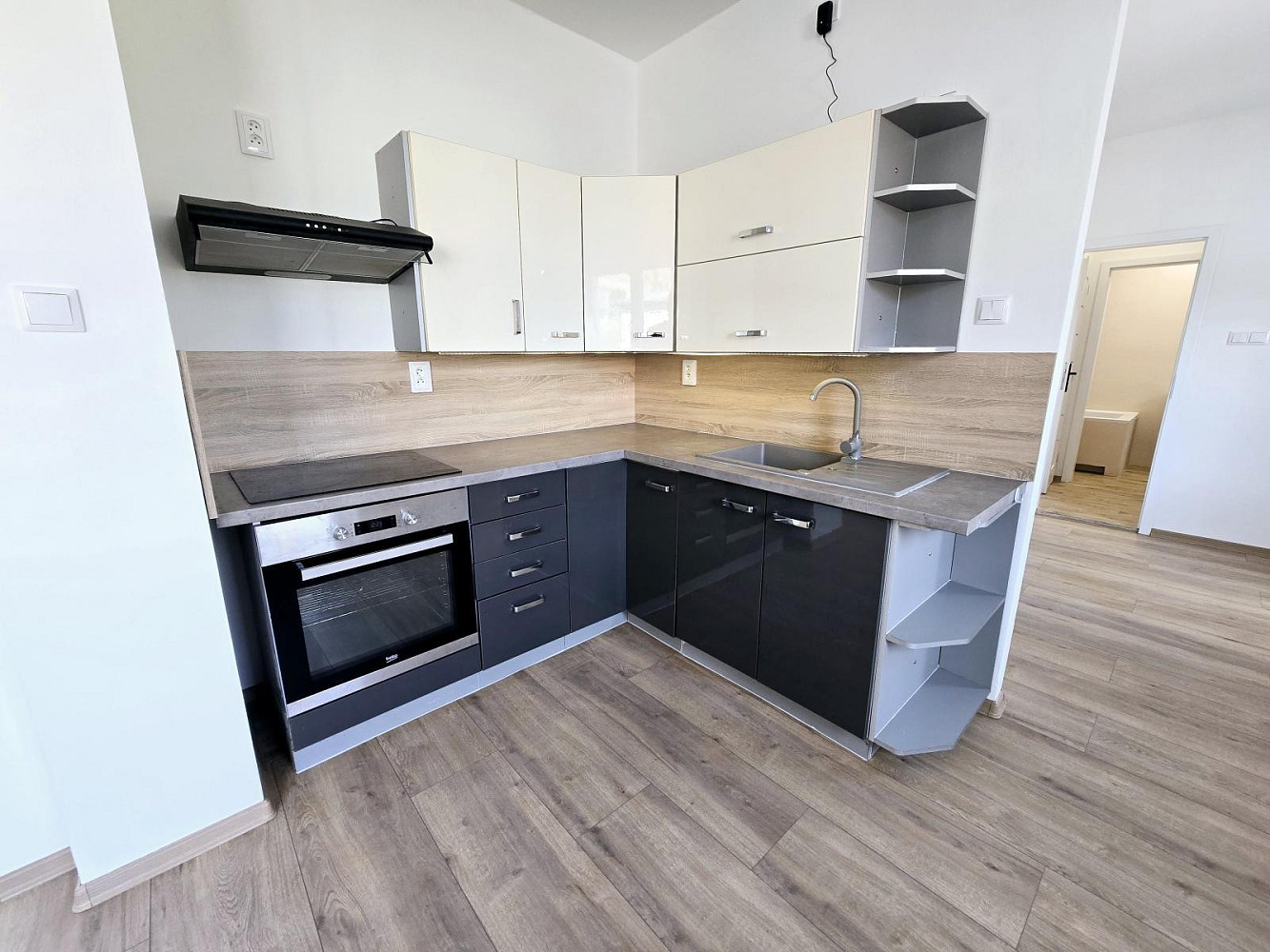 Pronájem bytu 2+1 65 m² — photo 2