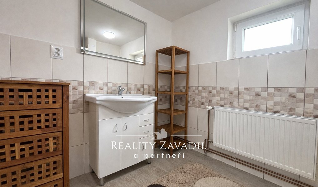 Prodej domu 130 m² s pozemkem 1 716 m², Vroutek – náhled fotky 9