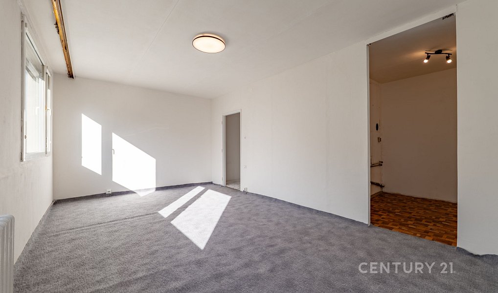 Prodej bytu 1+kk 32 m², Praha – náhled fotky 2