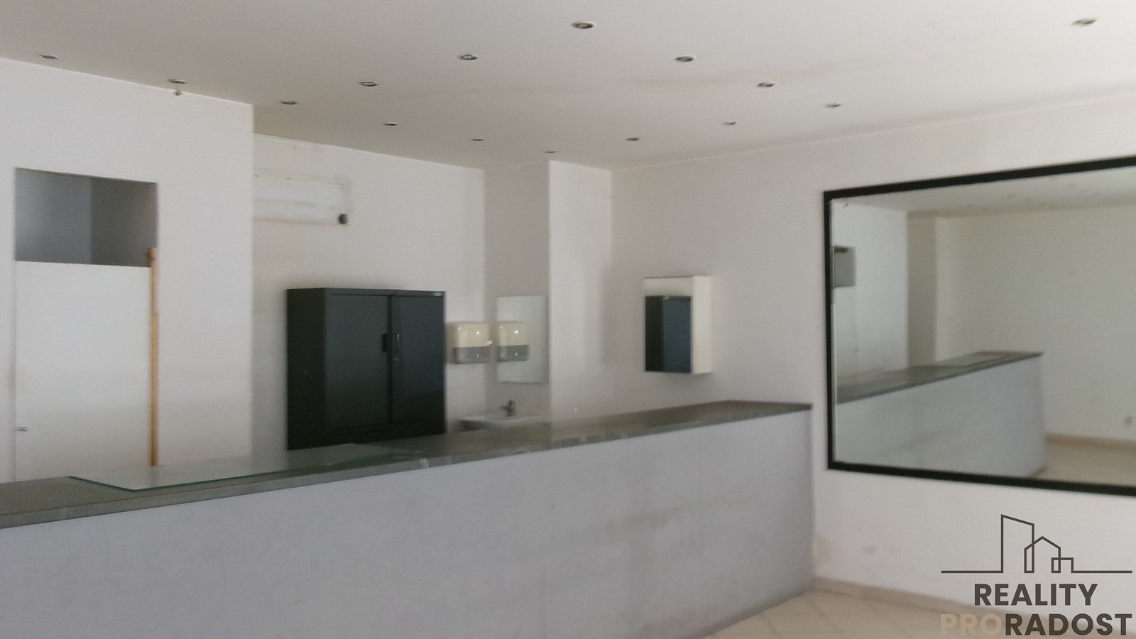 Pronájem obchodních prostor 80 m² — photo 4