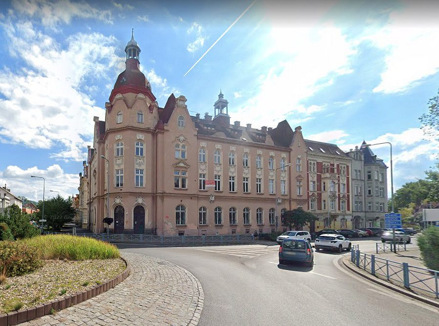 Pronájem obchodních prostor 281 m²