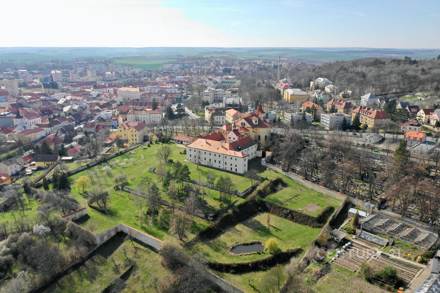 Prodej stavebního pozemku 2 725 m² – fotografie 5