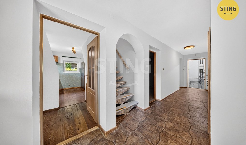 Prodej domu 225 m² s pozemkem 2 141 m², Rožnov pod Radhoštěm – náhled fotky 9