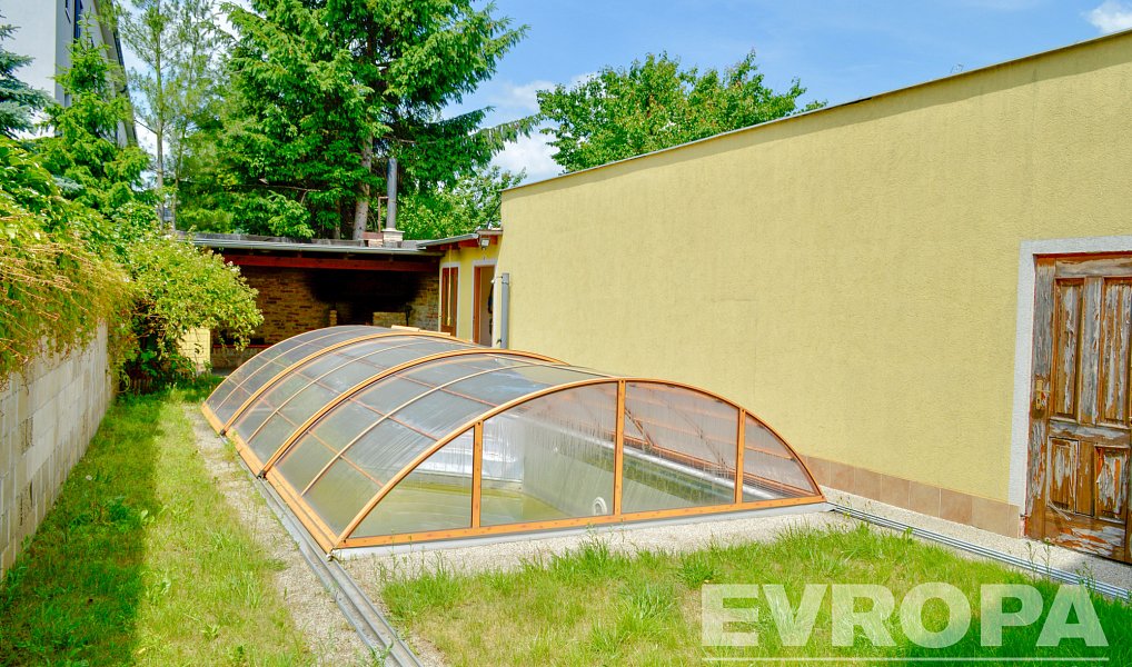 Prodej domu 200 m² s pozemkem 375 m², Kolín – náhled fotky 3