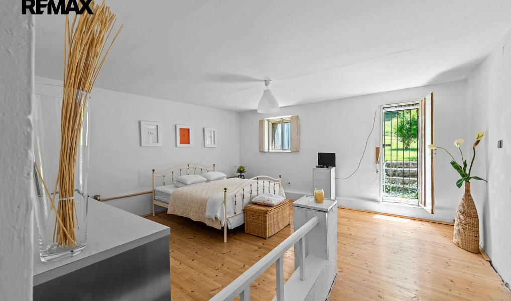 Prodej domu 210 m² s pozemkem 1 114 m², Roztoky – náhled fotky 4