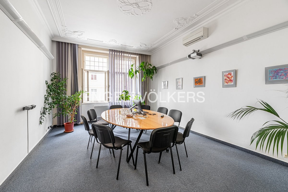 Pronájem kanceláře 325 m² – fotografie 5