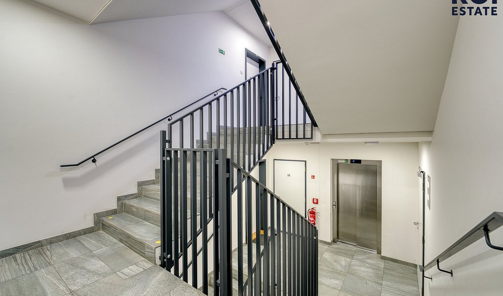 Pronájem bytu 1+kk 33 m², Praha – náhled fotky 9