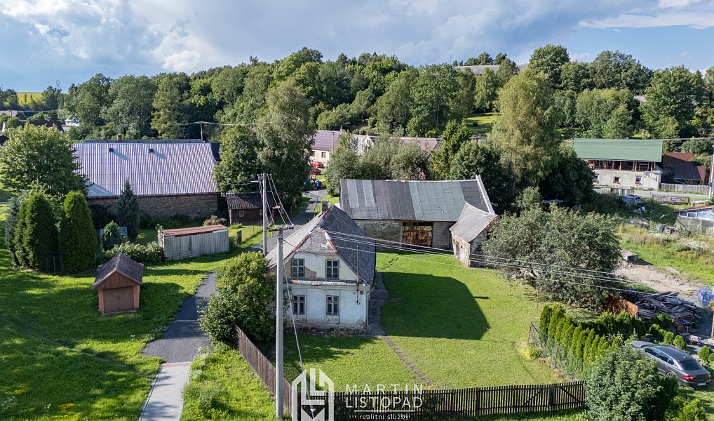 Prodej stavebního pozemku 1 379 m², Dvorce – náhled fotky 8