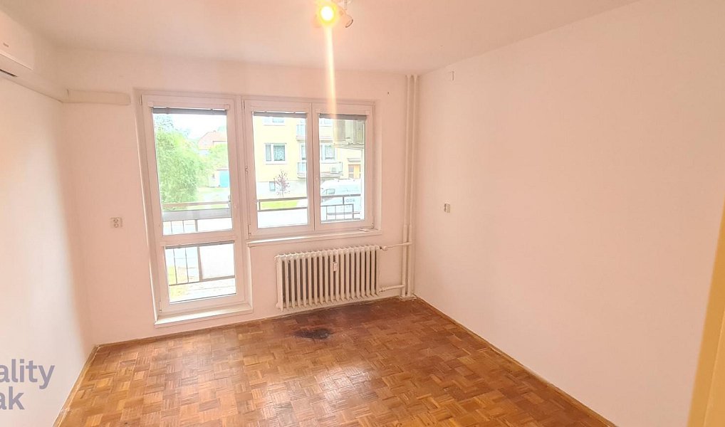 Prodej bytu 3+1 65 m², Břeclav – náhled fotky 2