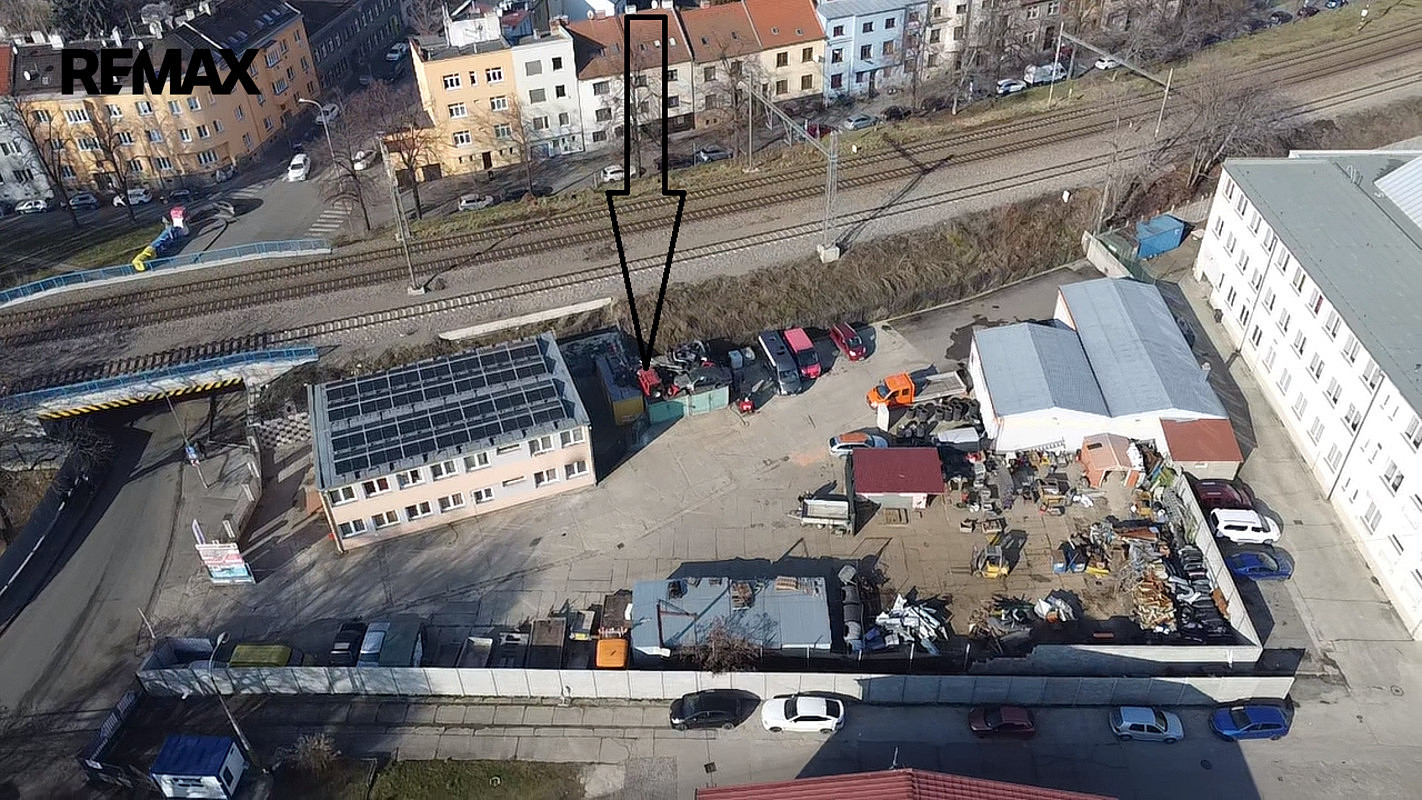 Prodej komerčního objektu (jiného typu) 2 369 m²