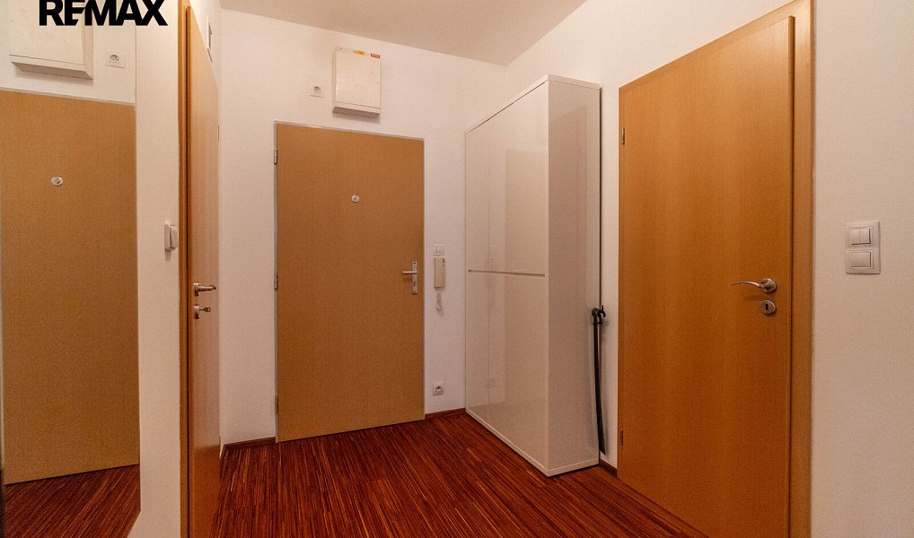 Pronájem bytu 2+kk 56 m², Praha – náhled fotky 10