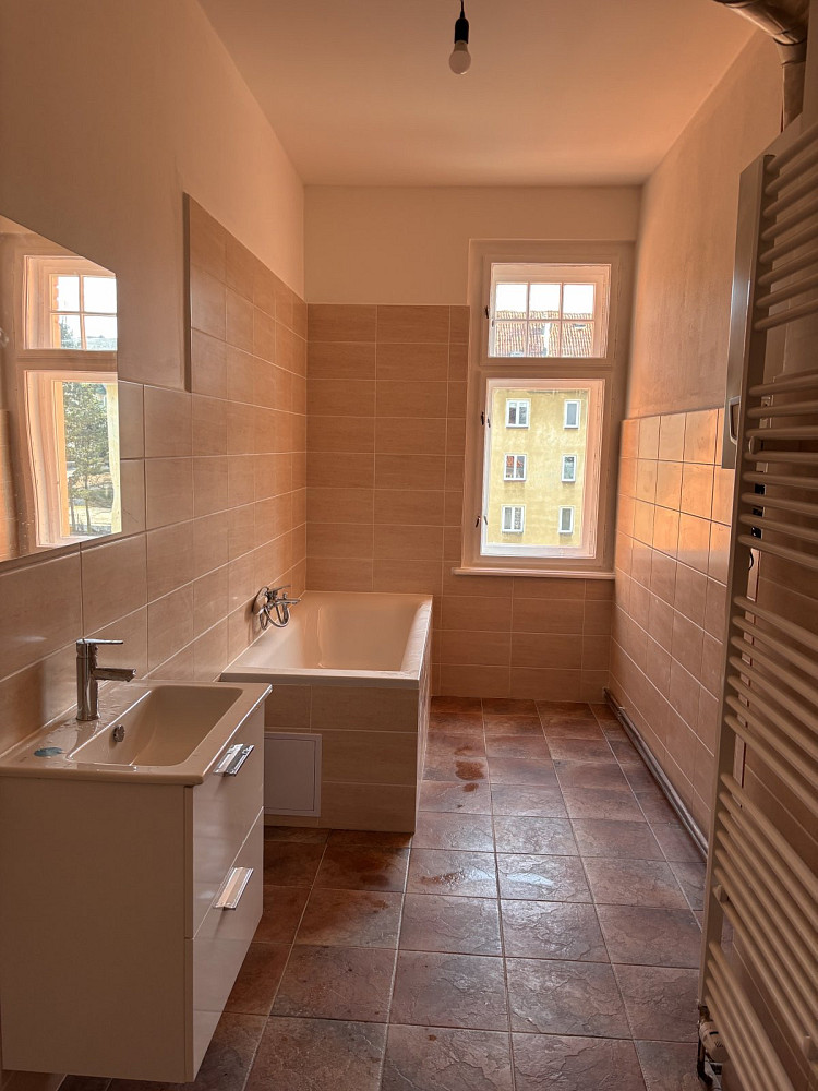 Pronájem bytu 3+1 100 m² – pohled 2