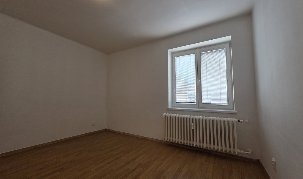 Pronájem bytu 3+1 80 m², Opava – náhled fotky 3