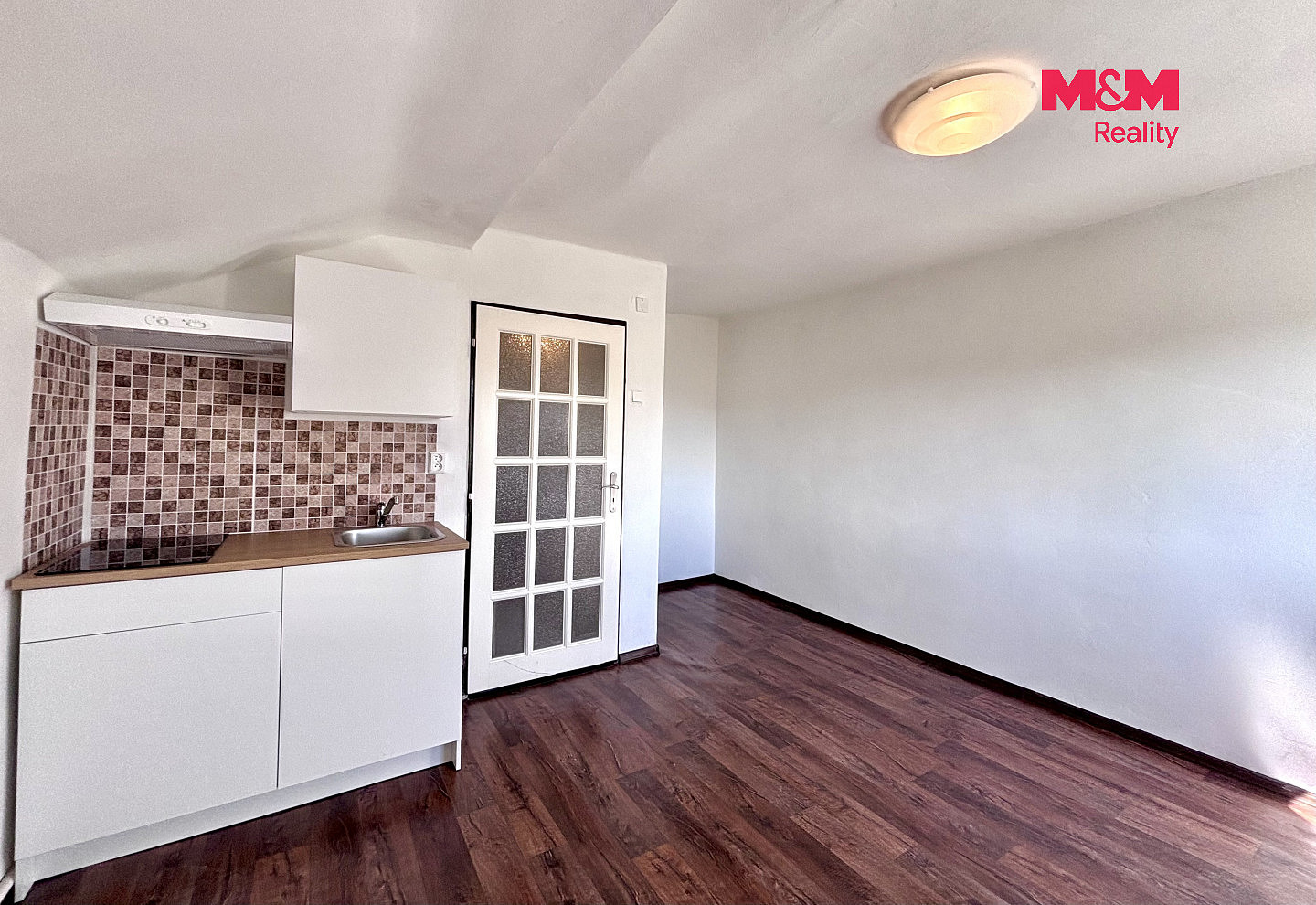 Pronájem bytu 1+kk 24 m² – fotografie 2