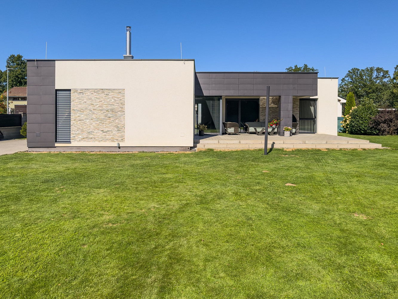 Prodej domu 181 m² s pozemkem 951 m² – fotografie 2