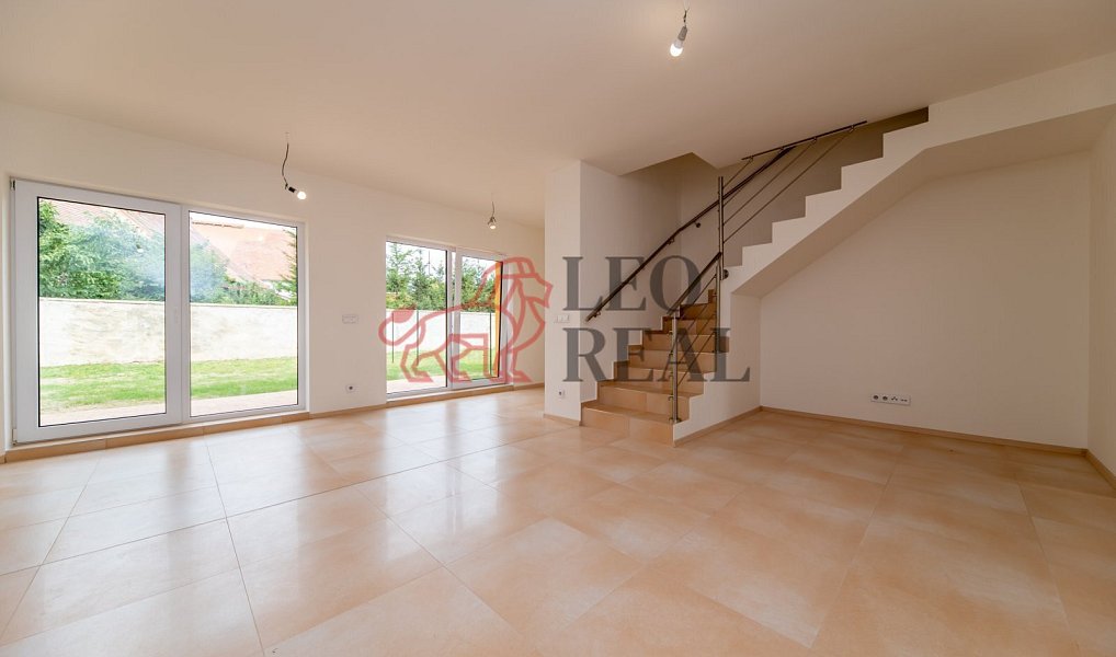 Prodej domu 150 m² s pozemkem 398 m², Hostivice – náhled fotky 2